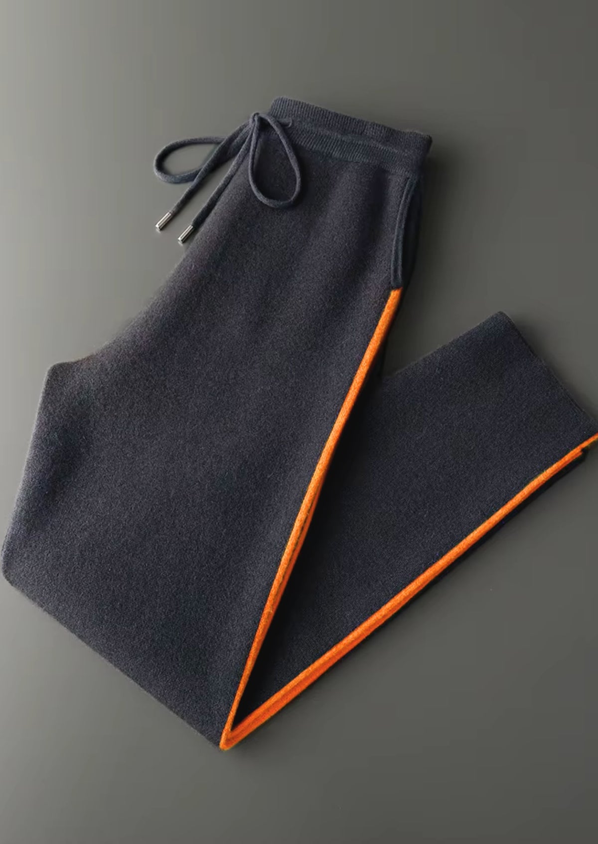 NOVOROPA Completo Milano con Cappuccio in Cashmere Grigio Scuro